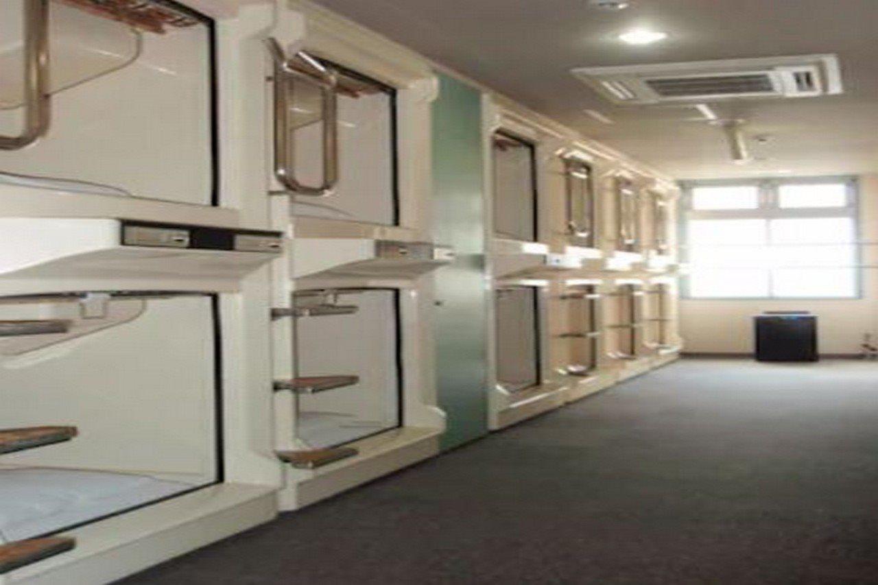 Capsule Hotel Kobe Sannomiya (Adults Only) Exterior photo