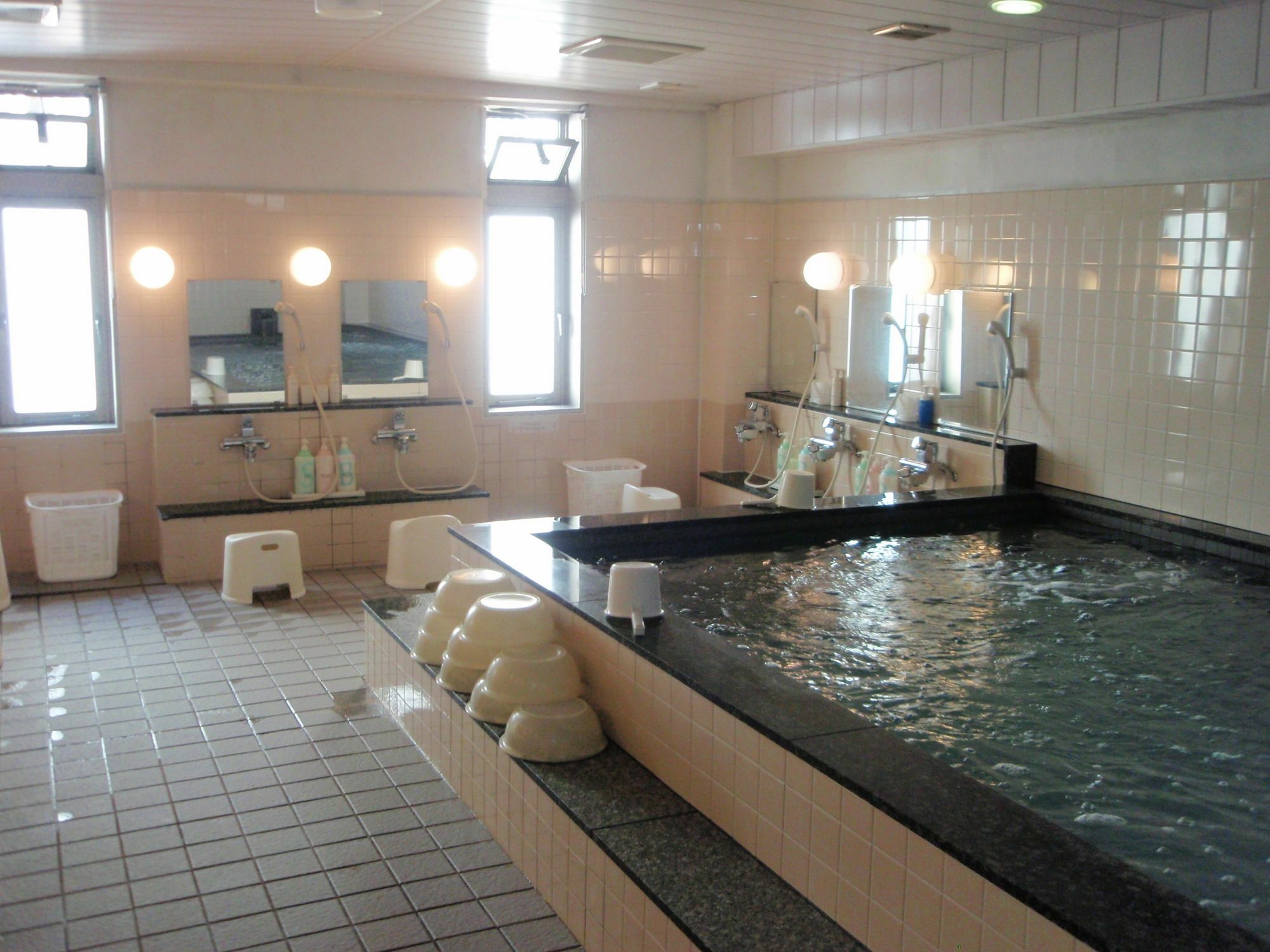 Capsule Hotel Kobe Sannomiya (Adults Only) Exterior photo