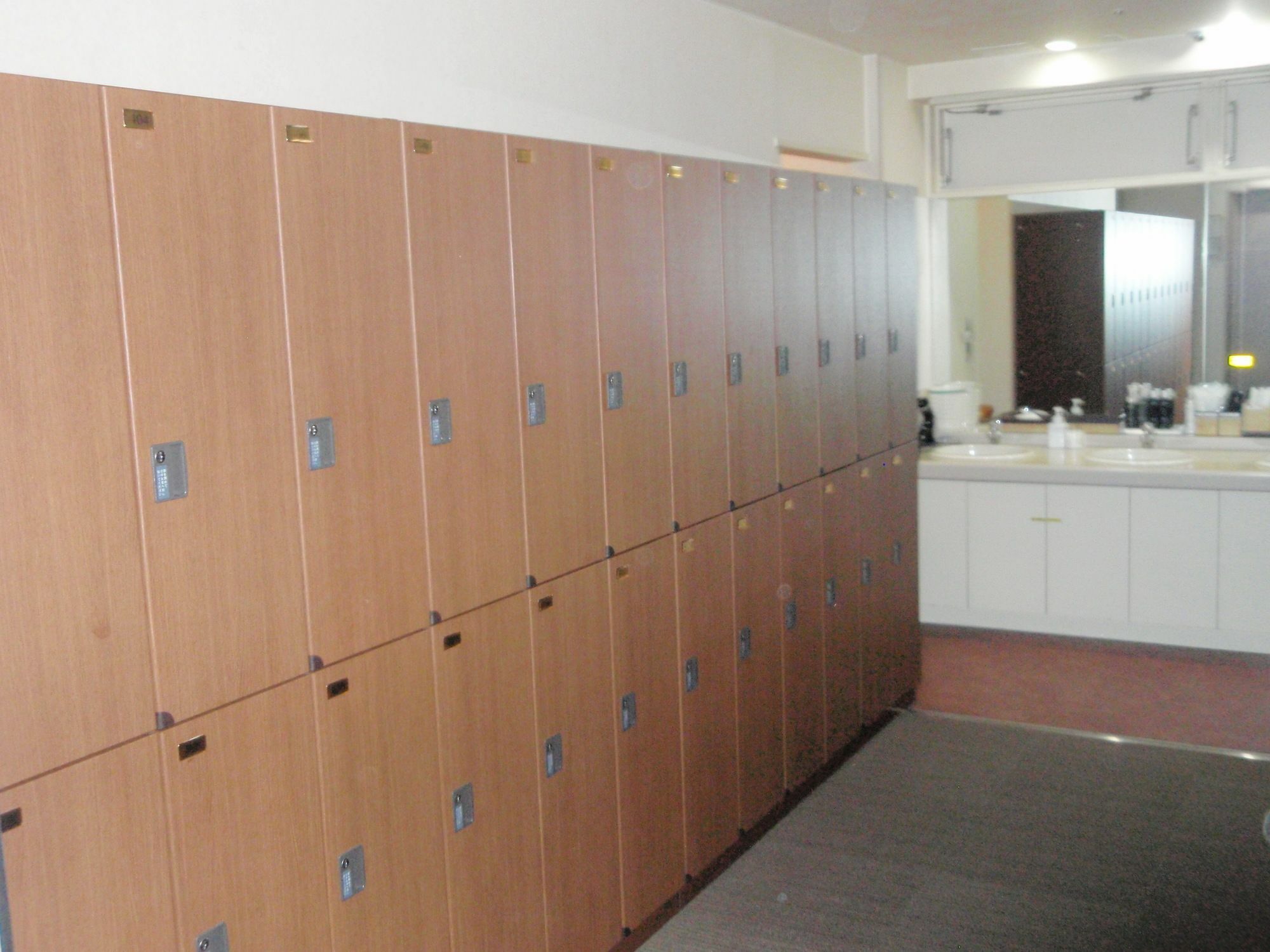 Capsule Hotel Kobe Sannomiya (Adults Only) Exterior photo